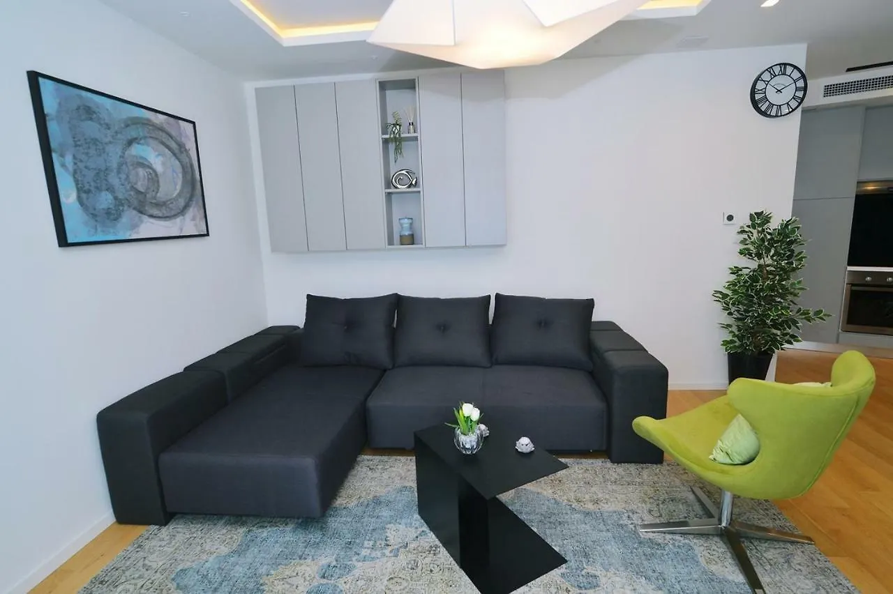 Apartments In Villa Ziza, Rooftop Swimming Pool Abbázia